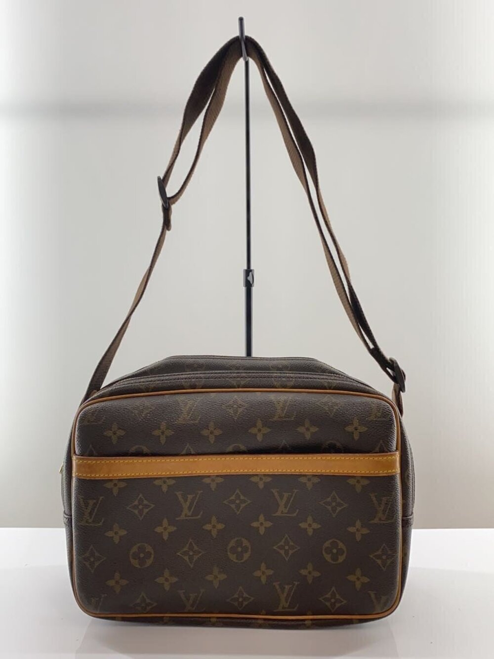 LOUIS VUITTON Reporter Monogram Canvas Brown